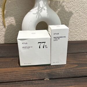 Niacinamide Serum and Heartleaf 77 Clear Pad Set - White